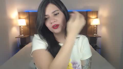 daniellerain online show from November 2025 09:59:01 PM