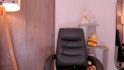 Danielle Rose online show from November 2025 10:52:01 PM