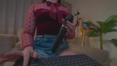      online show from September 2025 12:32:01 AM