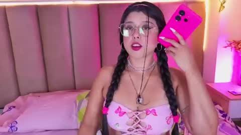 Snapshot of daniilove_ chatting on July 2026 04:15:01 AM Danni online show from July 2026 04:15:01 AM