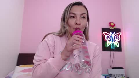 K A R O L online show from December 2024 03:18:02 AM