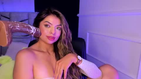 Dani Phonenix online show from February 2025 06:50:02 AM