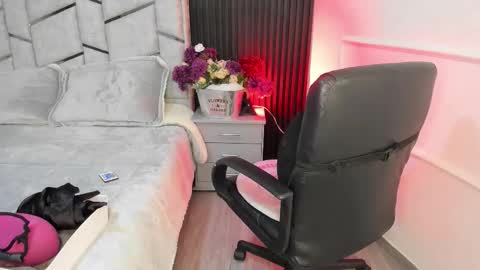 Dani Phonenix online show from February 2026 11:20:02 AM