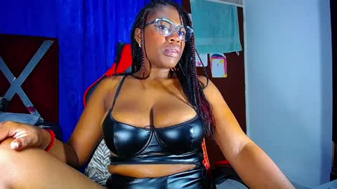 danisabrownn online show from April 2026 02:33:01 PM