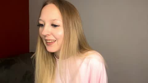 Snapshot of danitawind chatting on June 2026 02:33:01 PM Kiki online show from June 2026 02:33:01 PM