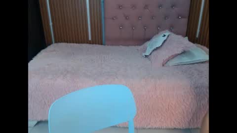 Snapshot of dann_jell chatting on June 2026 08:02:02 PM Danniela y Victoria online show from June 2026 08:02:02 PM