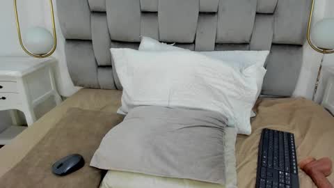 Snapshot of danna__ortiz chatting on February 2025 02:43:01 PM Danna online show from February 2025 02:43:01 PM