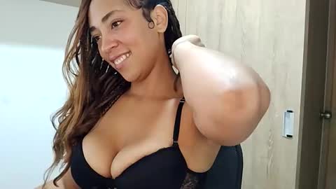 Danna  Ross online show from April 2026 01:41:02 AM