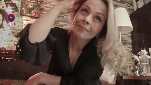 Snapshot of danna_johnson2 chatting on February 2025 09:58:02 PM natalia online show from February 2025 09:58:02 PM