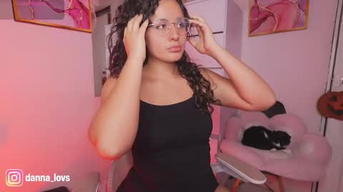 Danna Lovs online show from October 2025 05:43:01 PM