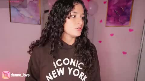 Danna Lovs online show from February 2026 02:02:01 PM