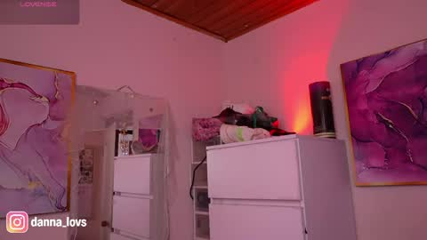 Danna Lovs online show from May 2026 01:07:02 PM