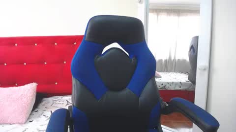 danna martinez33 online show from October 2025 05:10:01 PM