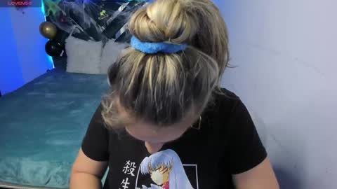 Danna martinezz online show from October 2025 12:00:01 AM