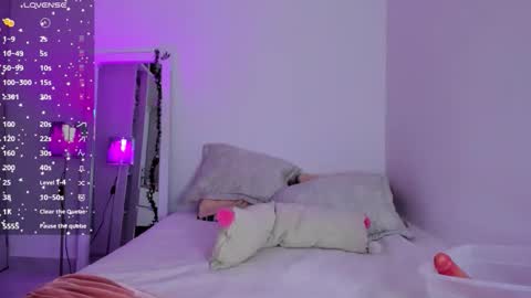 Danna Rhodes online show from October 2025 12:11:02 AM