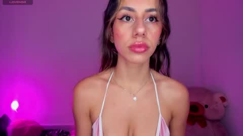 Snapshot of danna_rhodesx chatting on June 2026 04:42:01 PM Danna Rhodes online show from June 2026 04:42:01 PM