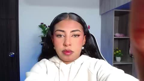 Danna online show from October 2025 09:23:01 AM