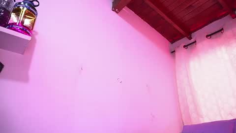 Danna Berlin  online show from October 2025 07:15:02 PM