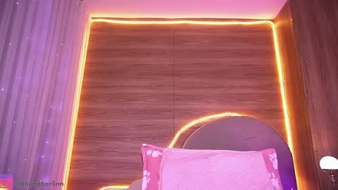 Danna Berlin  online show from February 2026 07:34:02 PM