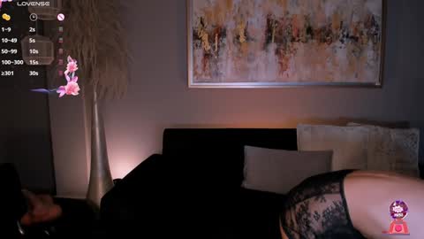 Danna Cruz  online show from December 2024 10:30:01 PM