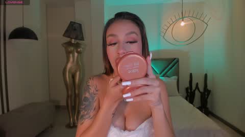 Danna Cruz  online show from December 2024 06:53:02 PM