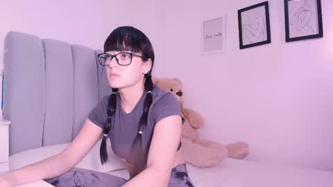 Snapshot of dannahyde chatting on August 2026 06:33:02 PM Insta DannaBlueX online show from August 2026 06:33:02 PM