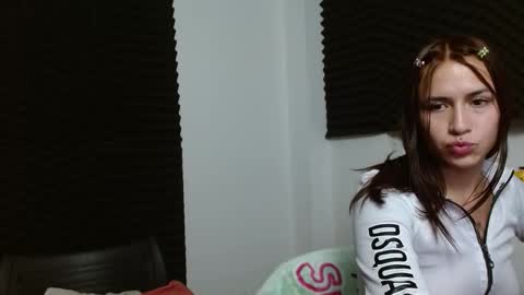 dannamomcerrat online show from December 2024 05:25:02 AM