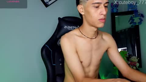 Snapshot of danny777_ chatting on November 2025 01:24:01 PM Danny online show from November 2025 01:24:01 PM