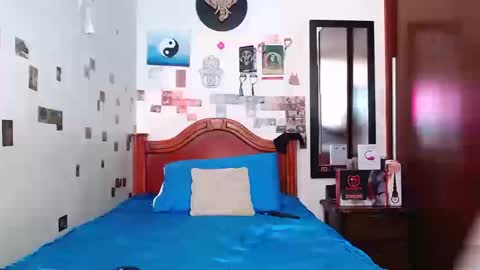 Snapshot of danny__phantom chatting on September 2025 04:32:02 PM phantom555 online show from September 2025 04:32:02 PM