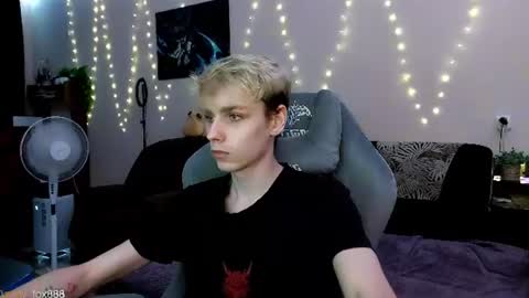 Snapshot of danny_fox888 chatting on July 2026 04:13:01 PM Daniel online show from July 2026 04:13:01 PM