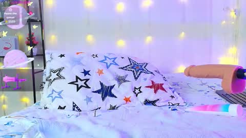 Danny Swift Independent Model online show from November 2025 02:39:01 PM