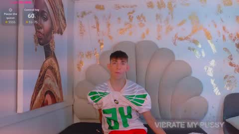 Snapshot of danteandviolete_cr chatting on June 2026 11:36:01 AM DANTEVIOLETE online show from June 2026 11:36:01 AM
