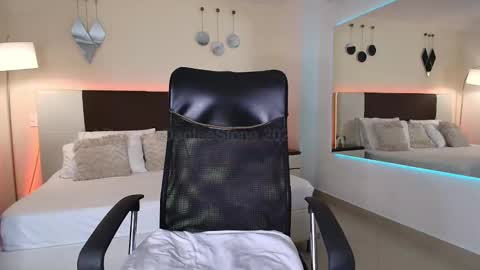 Dante online show from February 2025 05:54:02 PM