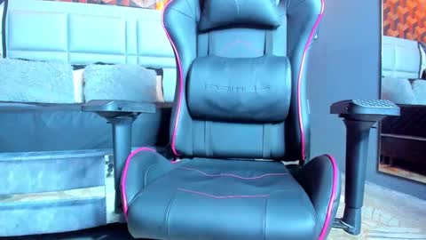 Dany online show from February 2025 12:30:01 AM