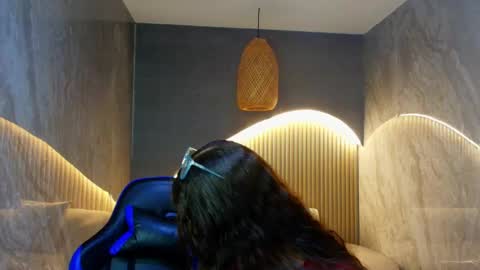 Dany online show from November 2025 01:21:02 PM