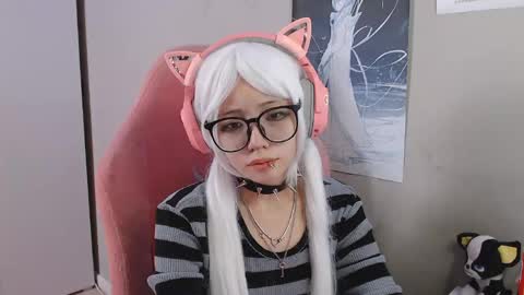 danyelleeyermann online show from April 2026 01:09:02 PM