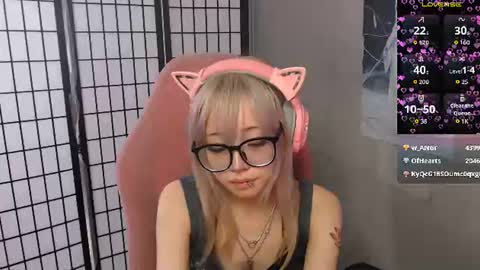 Snapshot of danyelleeyermann chatting on June 2026 01:02:02 PM danyelleeyermann online show from June 2026 01:02:02 PM
