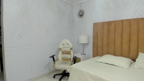 Daphne online show from January 2025 05:28:02 PM