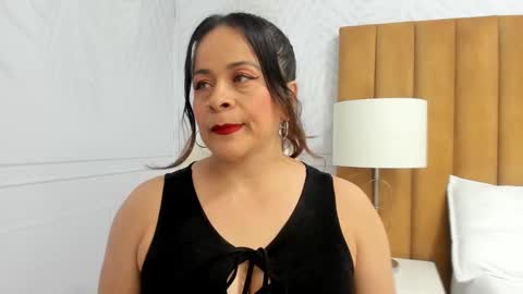 Daphne online show from February 2025 02:18:01 AM