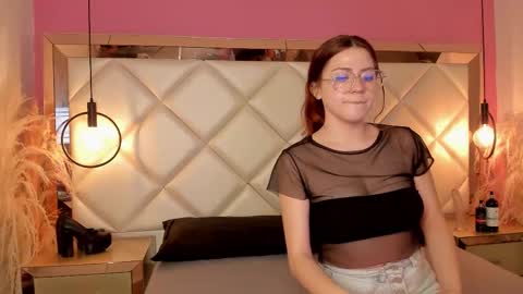daphne_and_roger online show from October 2025 11:40:02 AM