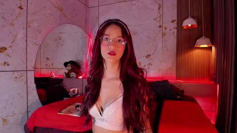 Daphne online show from February 2025 11:45:02 AM