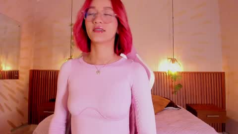Snapshot of daphne_courtis chatting on June 2026 02:07:01 AM Daphne online show from June 2026 02:07:01 AM
