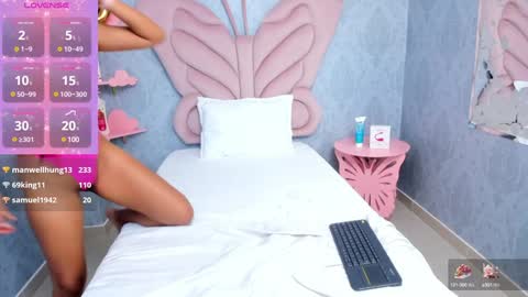 Daphne  online show from December 2024 01:21:02 PM