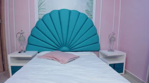 Daphne  online show from February 2025 08:33:02 AM