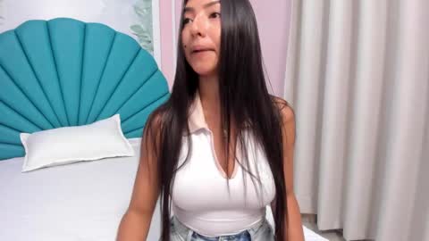 Daphne  online show from March 2025 02:15:02 AM