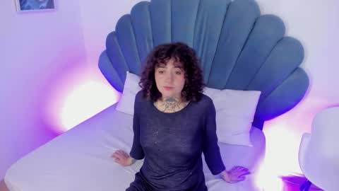 DaphneBlunt online show from October 2025 02:24:01 PM