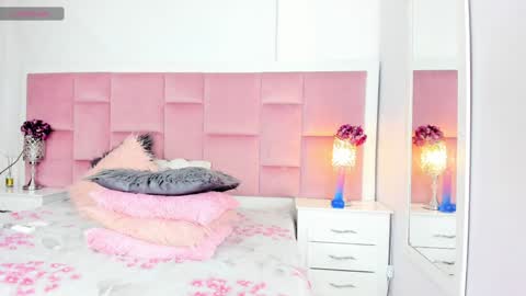 Daphne online show from January 2025 12:58:02 AM