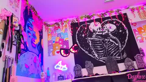 Daphne Madison online show from October 2025 07:36:02 PM