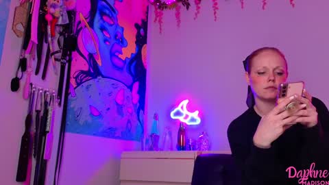 Daphne Madison online show from November 2025 12:02:02 AM