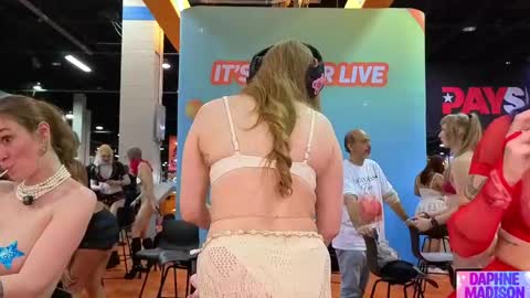 Daphne Madison online show from April 2026 07:41:01 PM